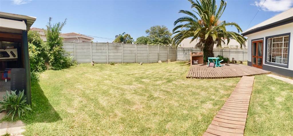 4 Bed House in Humansdorp photo number 27