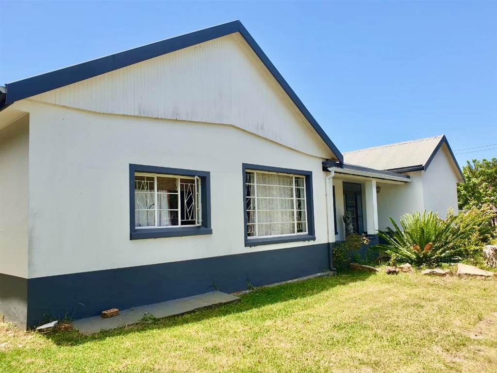 4 Bed House in Humansdorp photo number 28