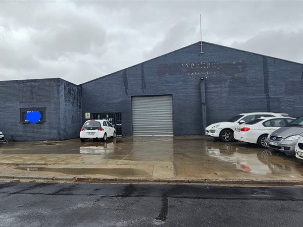 1 015  m² Industrial space