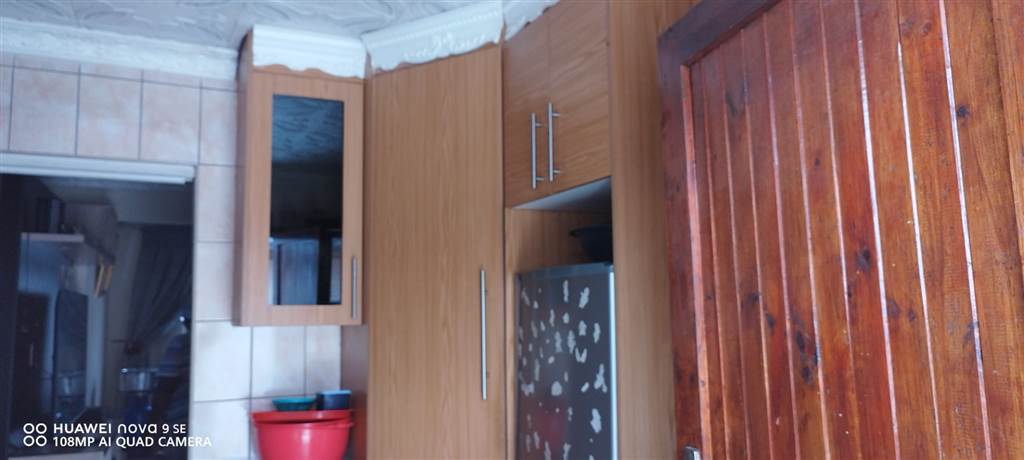 3 Bed House in Etwatwa photo number 9