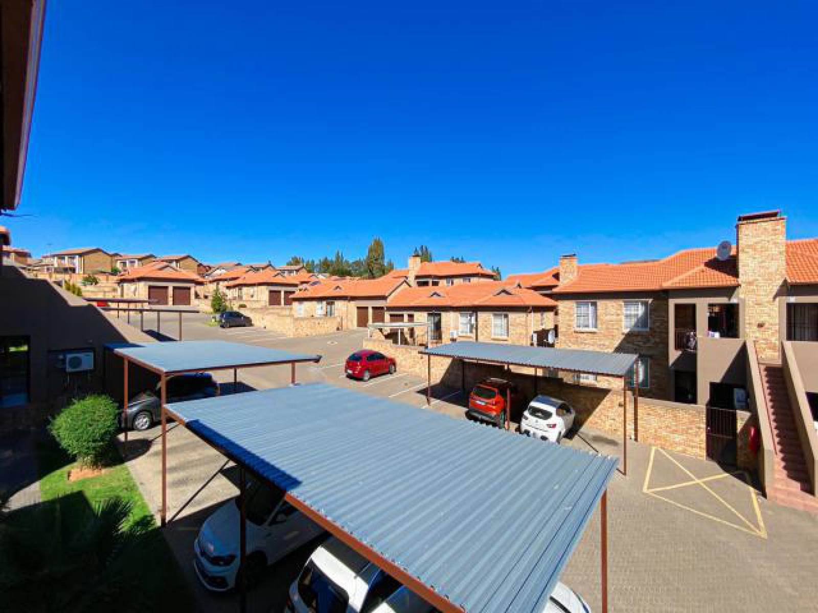 3 Bed Townhouse in Ruimsig photo number 21