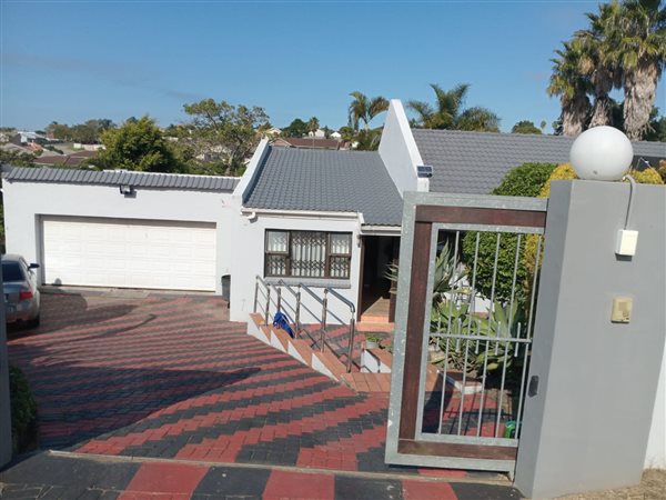 4 Bedroom House 4 Bedroom House