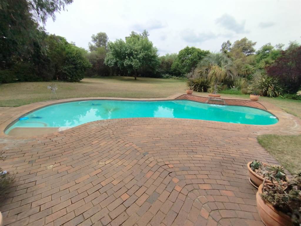 4 Bed House in Randjesfontein photo number 16