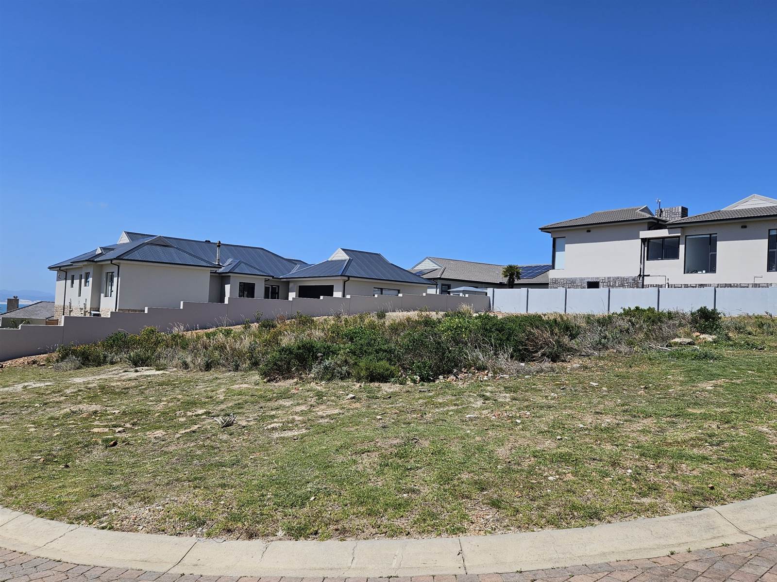 740 m² Land available in Jeffreys Bay photo number 3