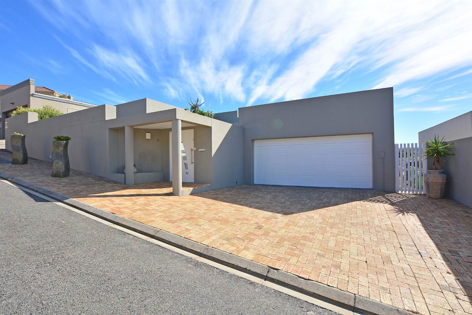4 Bed House in Blouberg Sands photo number 1