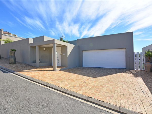 4 Bed House in Blouberg Sands