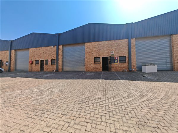 315  m² Industrial space