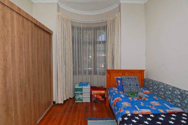 4 Bed House in Walmer Estate photo number 19