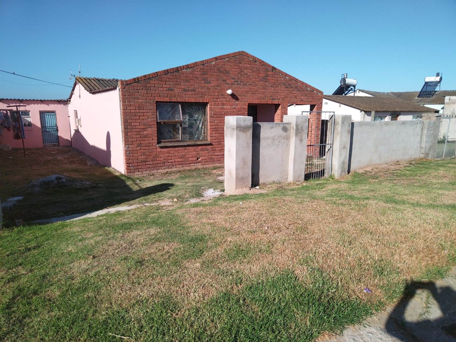 2 Bed House in Zwide photo number 3