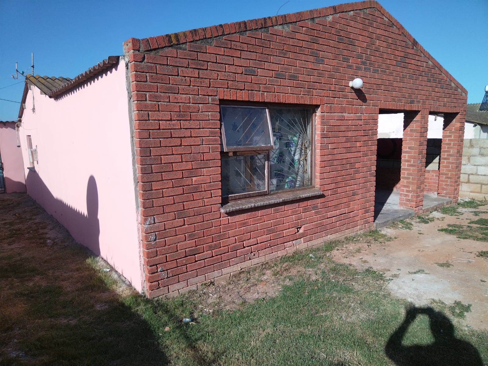 2 Bed House in Zwide photo number 2