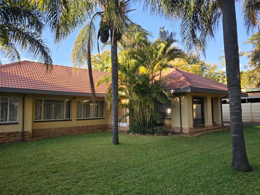 4 Bedroom House 4 Bedroom House