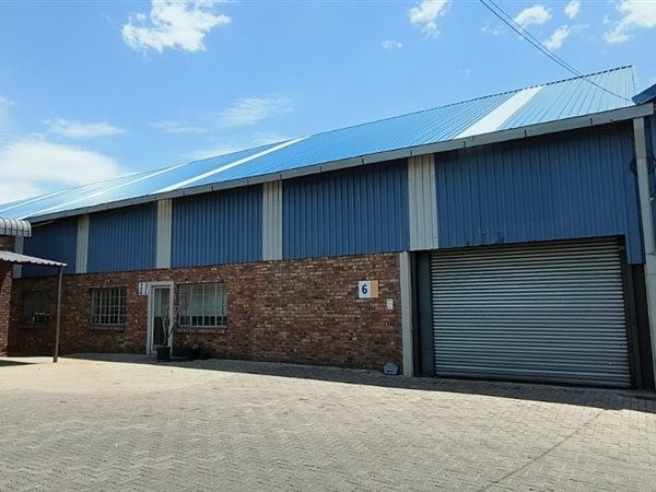 810  m² Industrial space