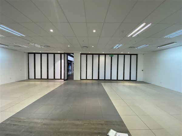 160 m² Retail Space 160 m² Retail Space