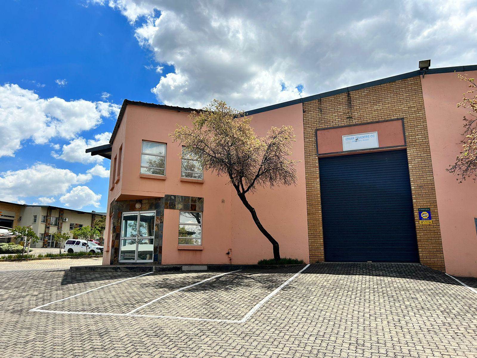 209  m² Industrial space in Eastgate photo number 1