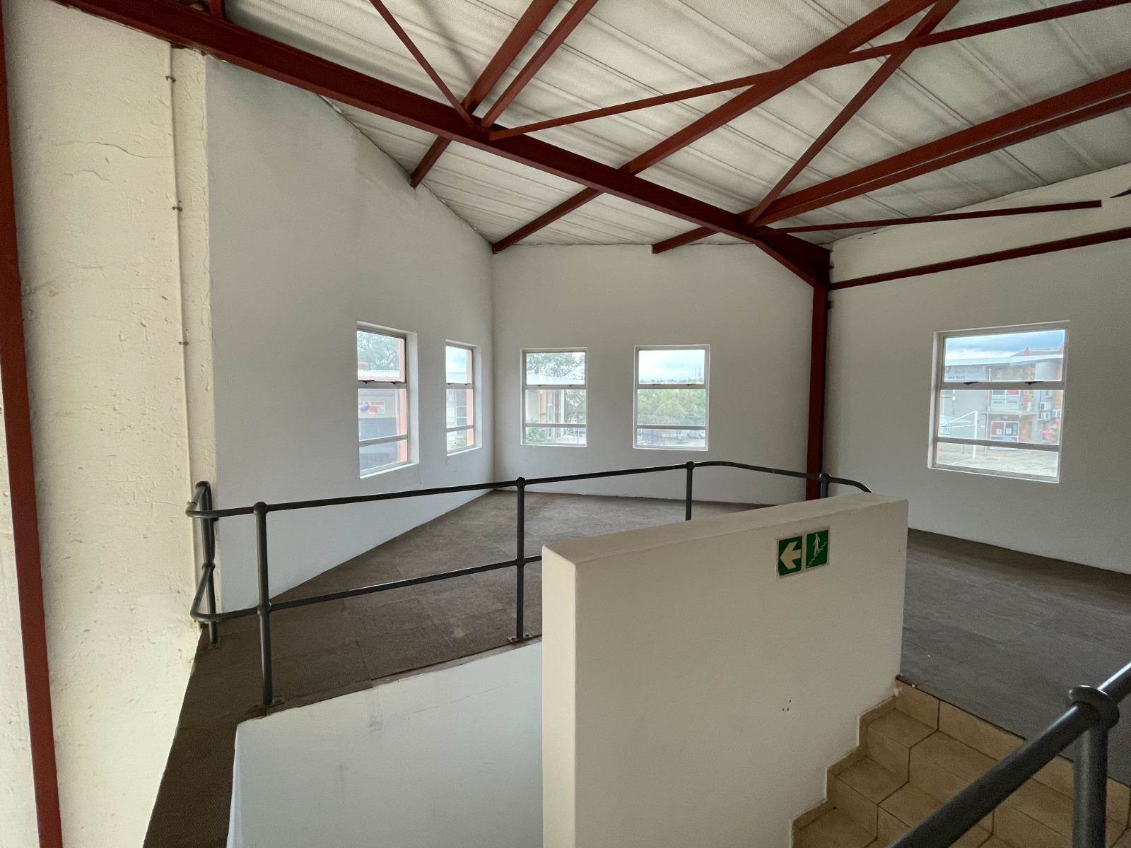 209  m² Industrial space in Eastgate photo number 12