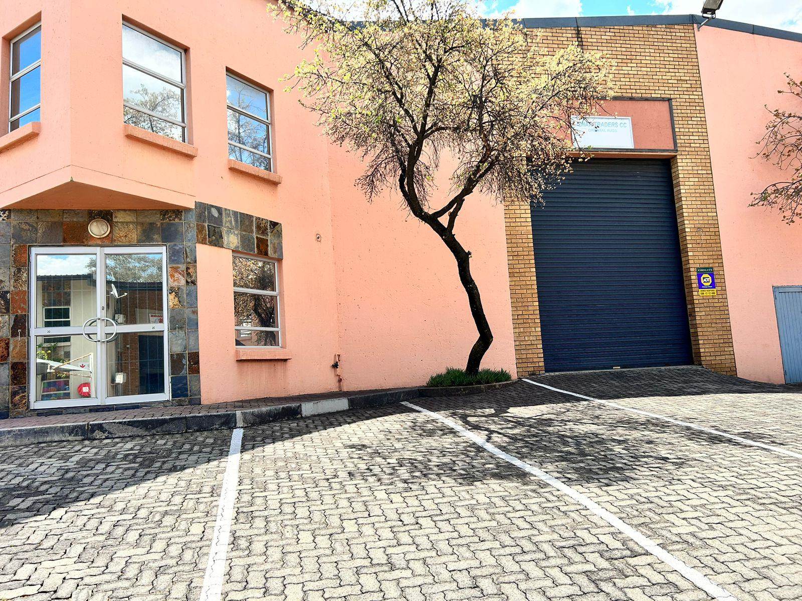 209  m² Industrial space in Eastgate photo number 4