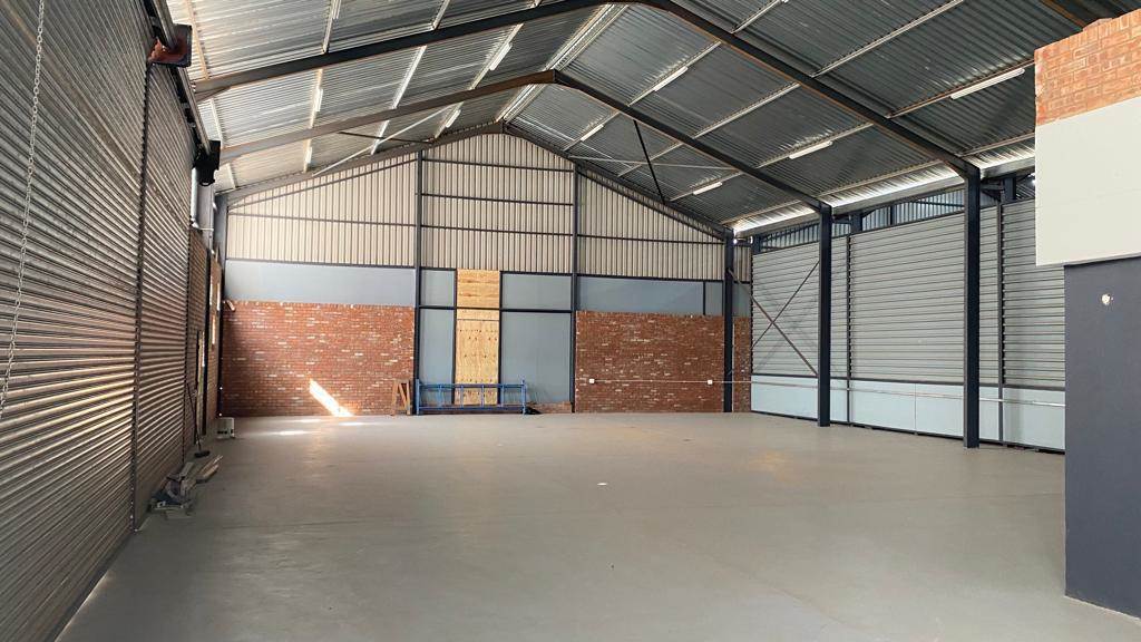 500  m² Industrial space in Rosslyn photo number 3