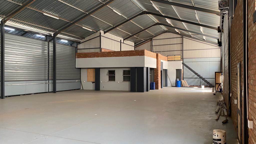 500  m² Industrial space in Rosslyn photo number 4