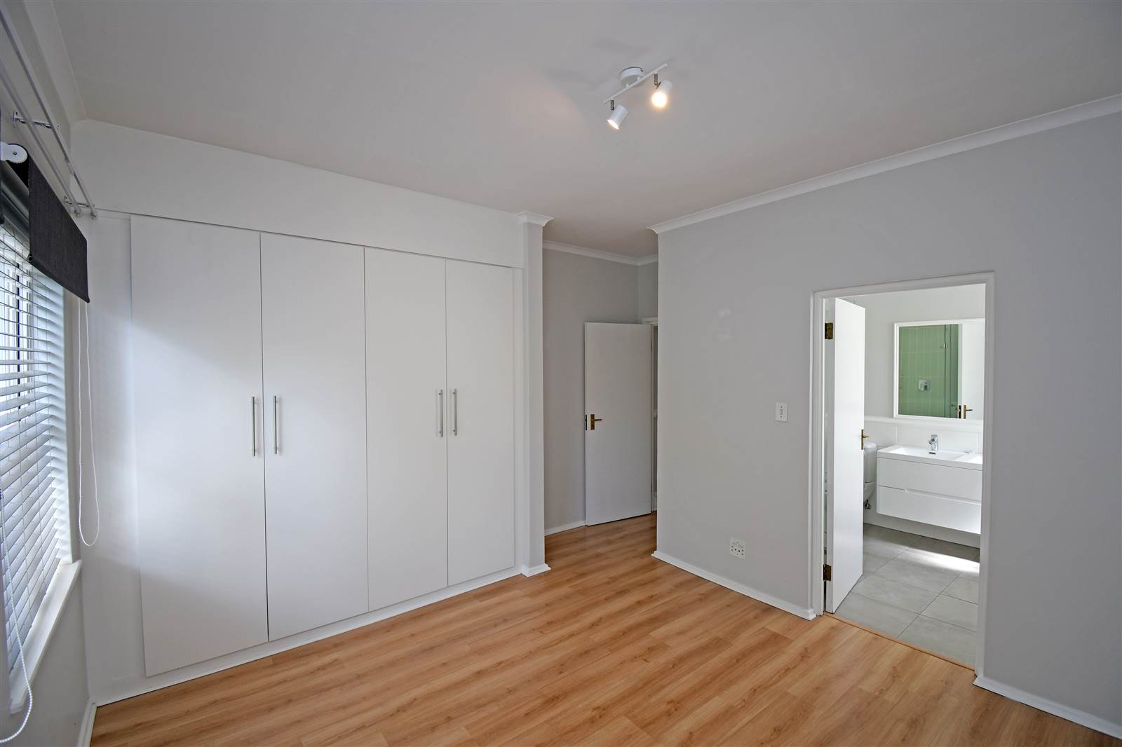 2 Bed Apartment in Craighall Park photo number 18
