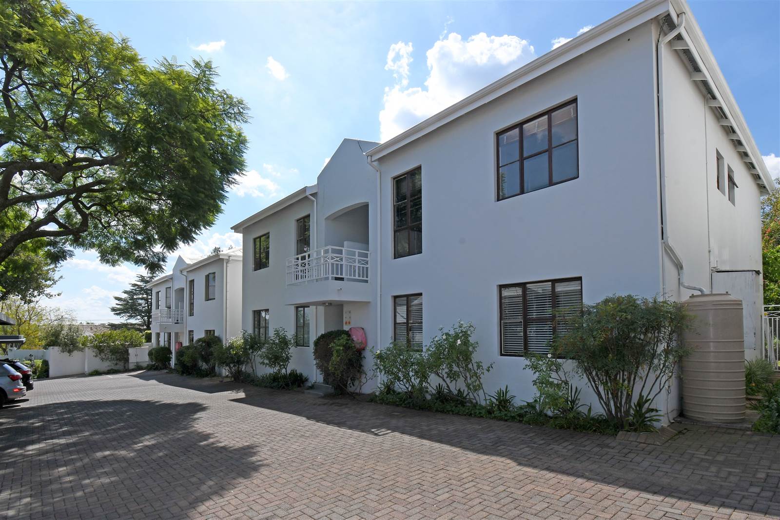 2 Bed Apartment in Craighall Park photo number 1