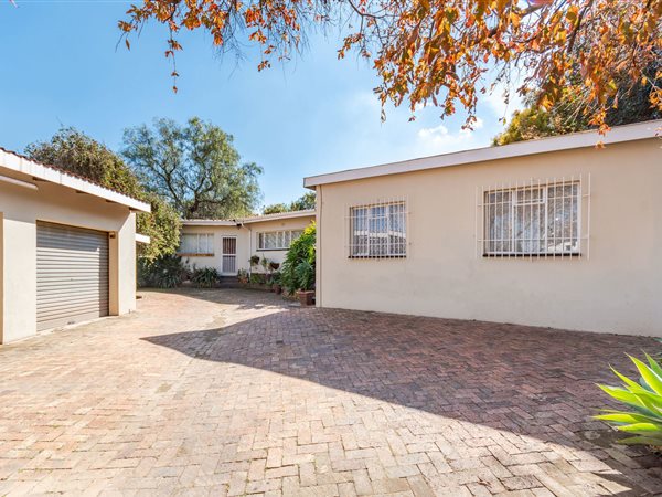5 Bedroom House