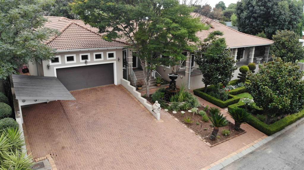 4 Bed House in Modderfontein photo number 1
