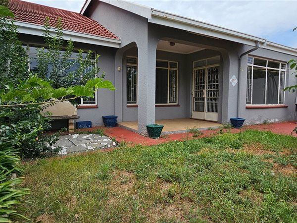 3 Bed Townhouse in Three Rivers