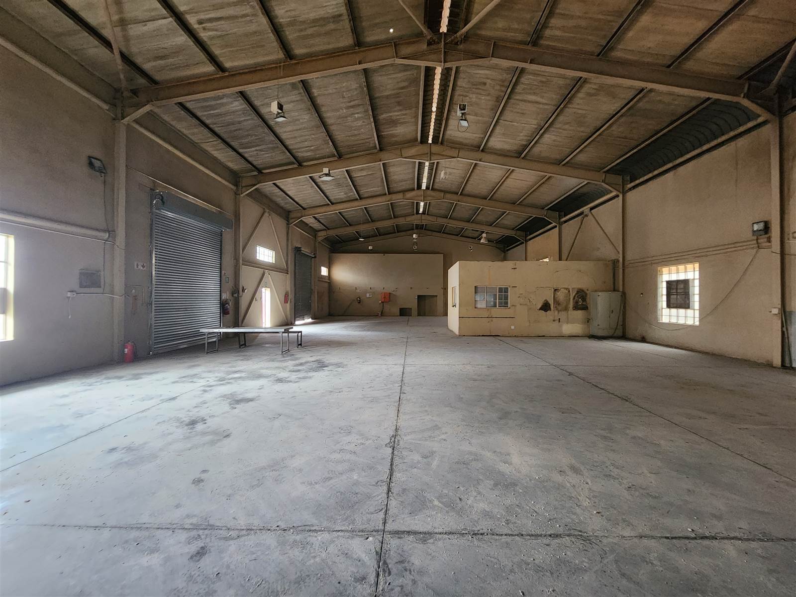 1380  m² Industrial space in Sebenza photo number 17