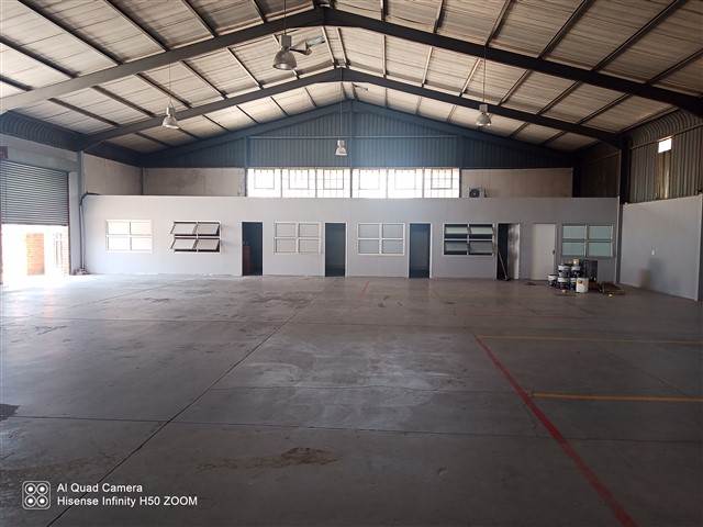 850  m² Commercial space in Rustenburg Central photo number 1