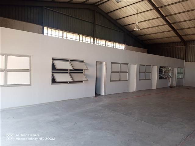 850  m² Commercial space in Rustenburg Central photo number 12
