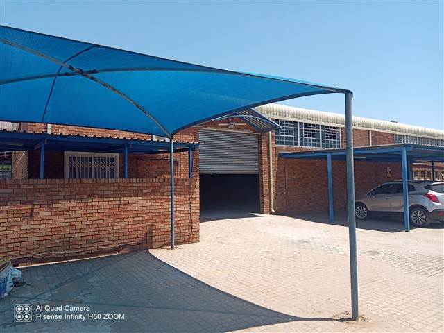 850  m² Commercial space in Rustenburg Central photo number 3