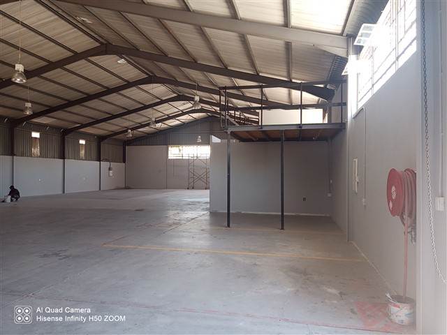 850  m² Commercial space in Rustenburg Central photo number 2