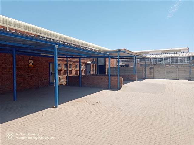 850  m² Commercial space in Rustenburg Central photo number 4