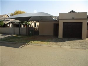 Townhouse in Waterval East