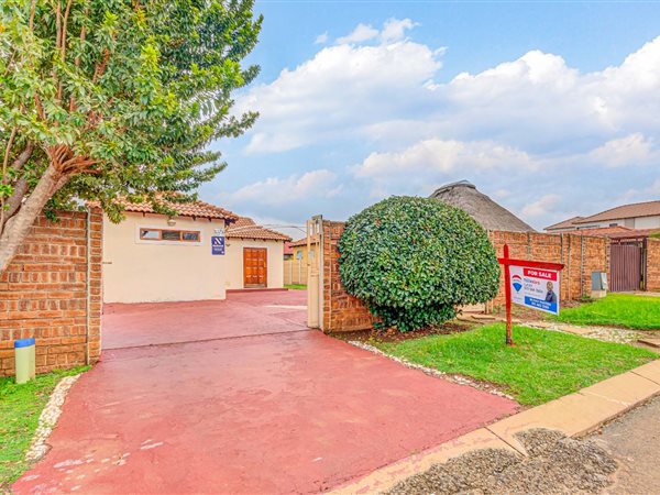 4 Bedroom House 4 Bedroom House