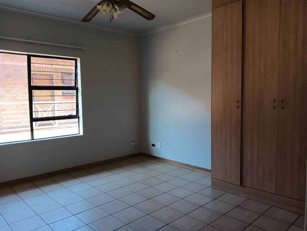 Studio Apartment in Potchefstroom Central photo number 9
