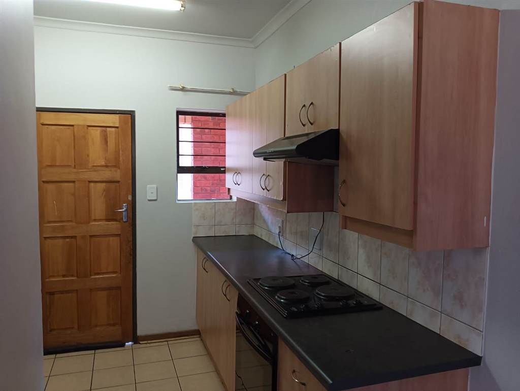Studio Apartment in Potchefstroom Central photo number 12