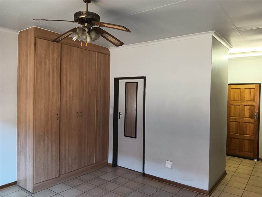 Studio Apartment in Potchefstroom Central photo number 10