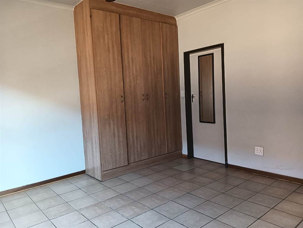 Studio Apartment in Potchefstroom Central photo number 13