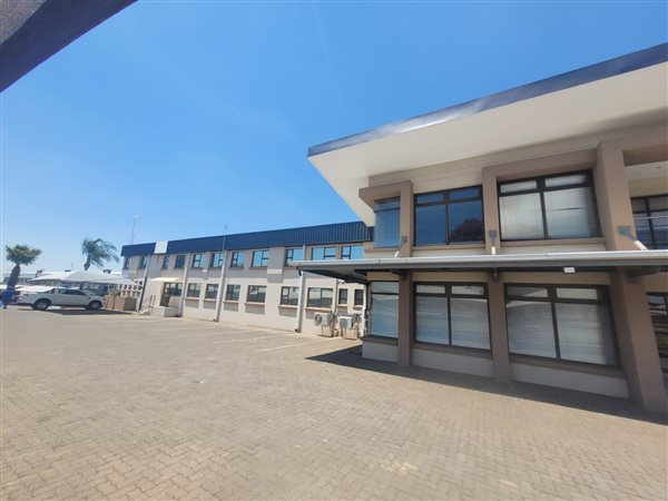 1 068  m² Commercial space