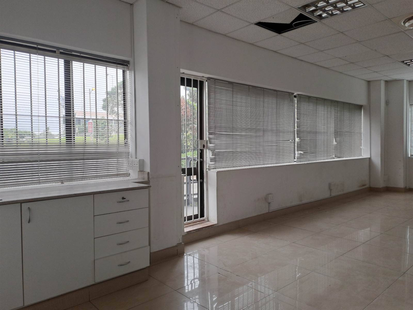 144.97  m² Office Space in Westville photo number 4