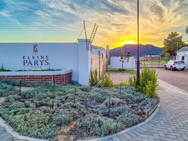 962 m² Land available in Paarl
