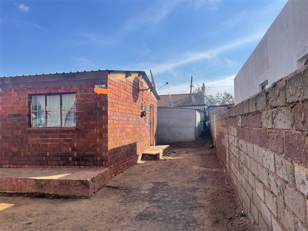 2 Bedroom House 2 Bedroom House