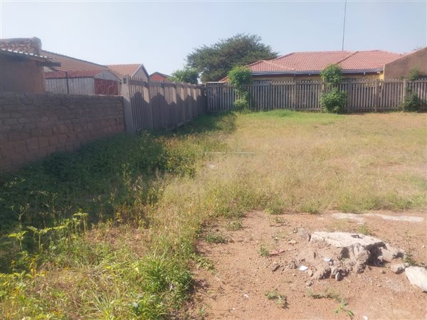 851 m² Land available in Soshanguve