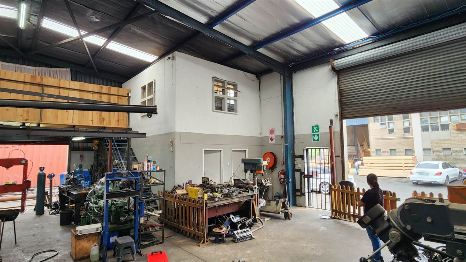 304  m² Industrial space in Springfield photo number 4