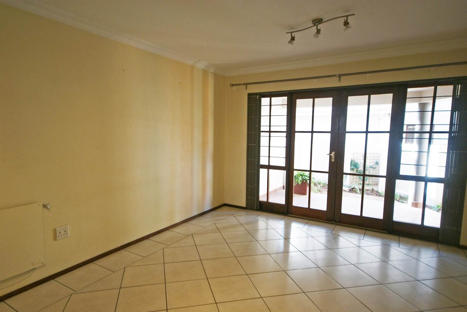 2 Bed Apartment in Rivonia photo number 3