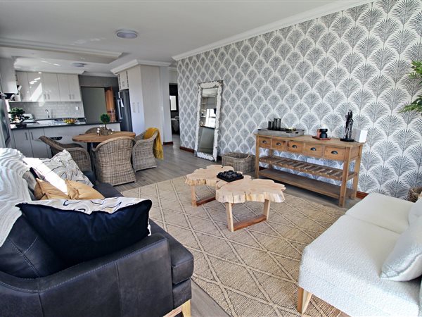 2 Bed Apartment in Mossel Bay Central