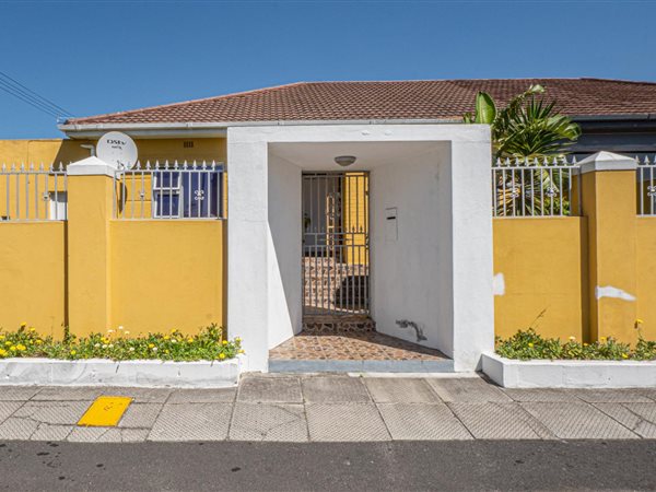 5 Bed House in Wynberg