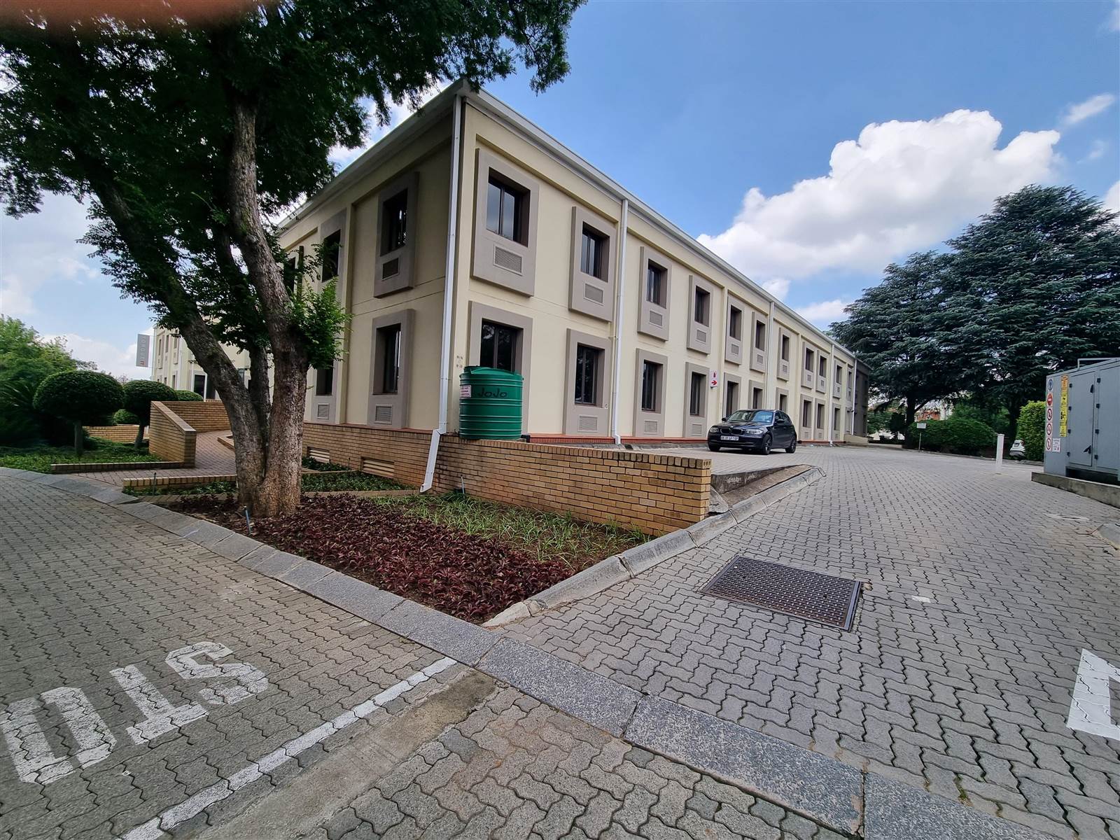 2222  m² Commercial space in Rivonia photo number 2