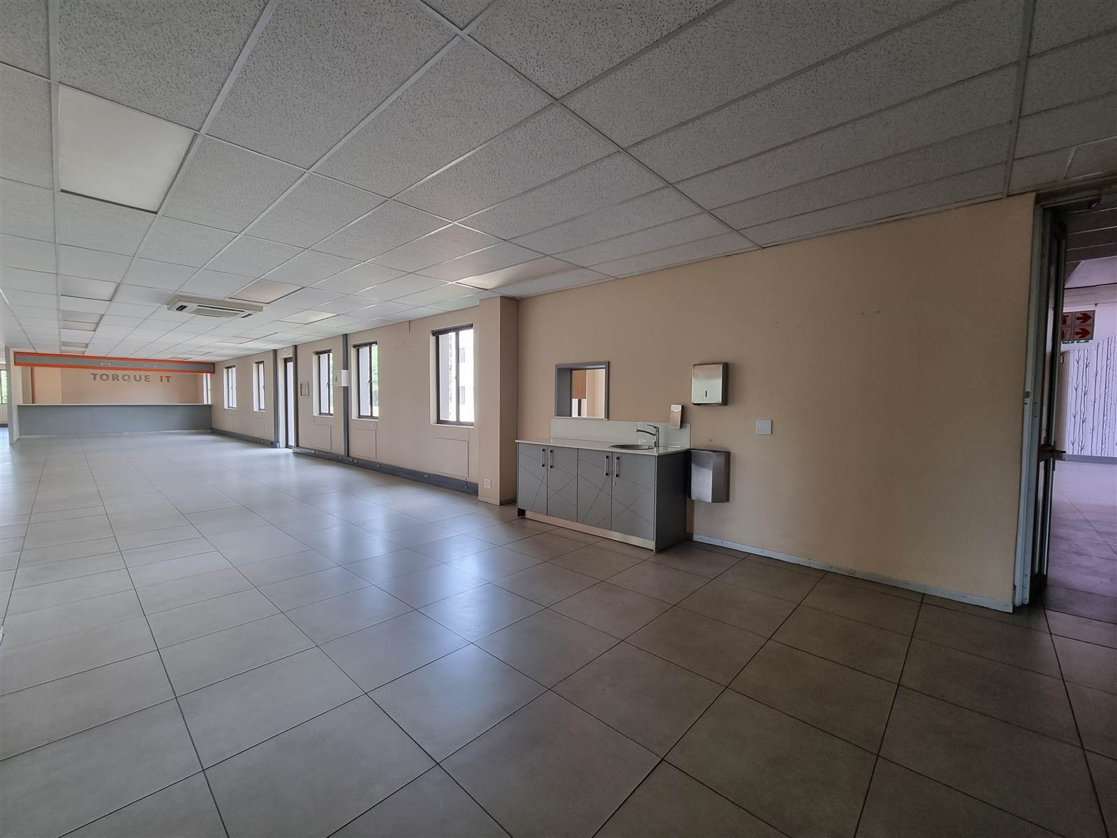 2222  m² Commercial space in Rivonia photo number 10